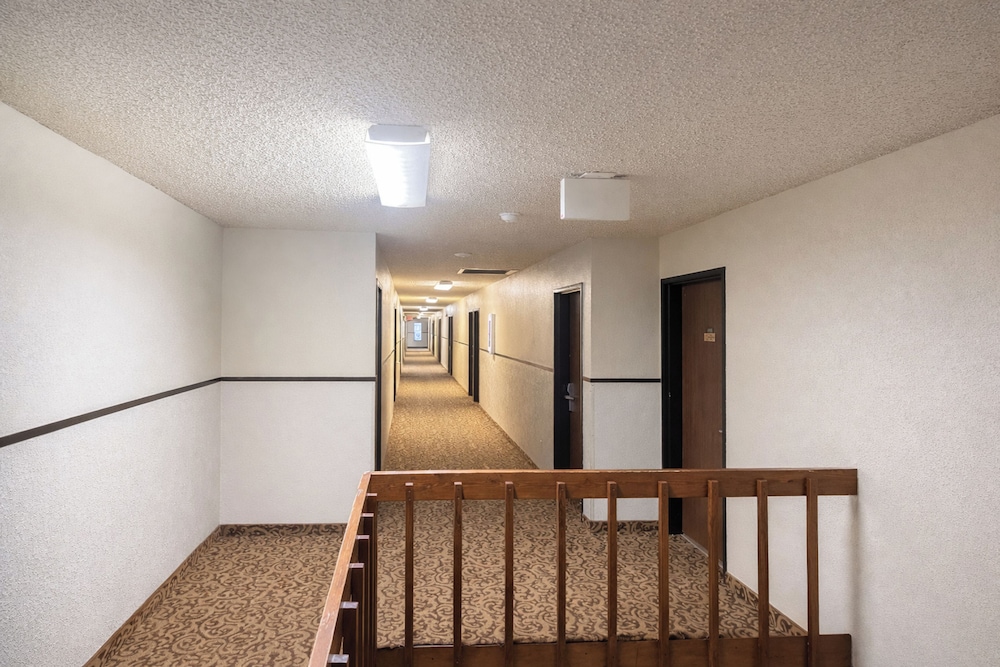 Lone Tree Inn Sidney By Hotel O 33/53