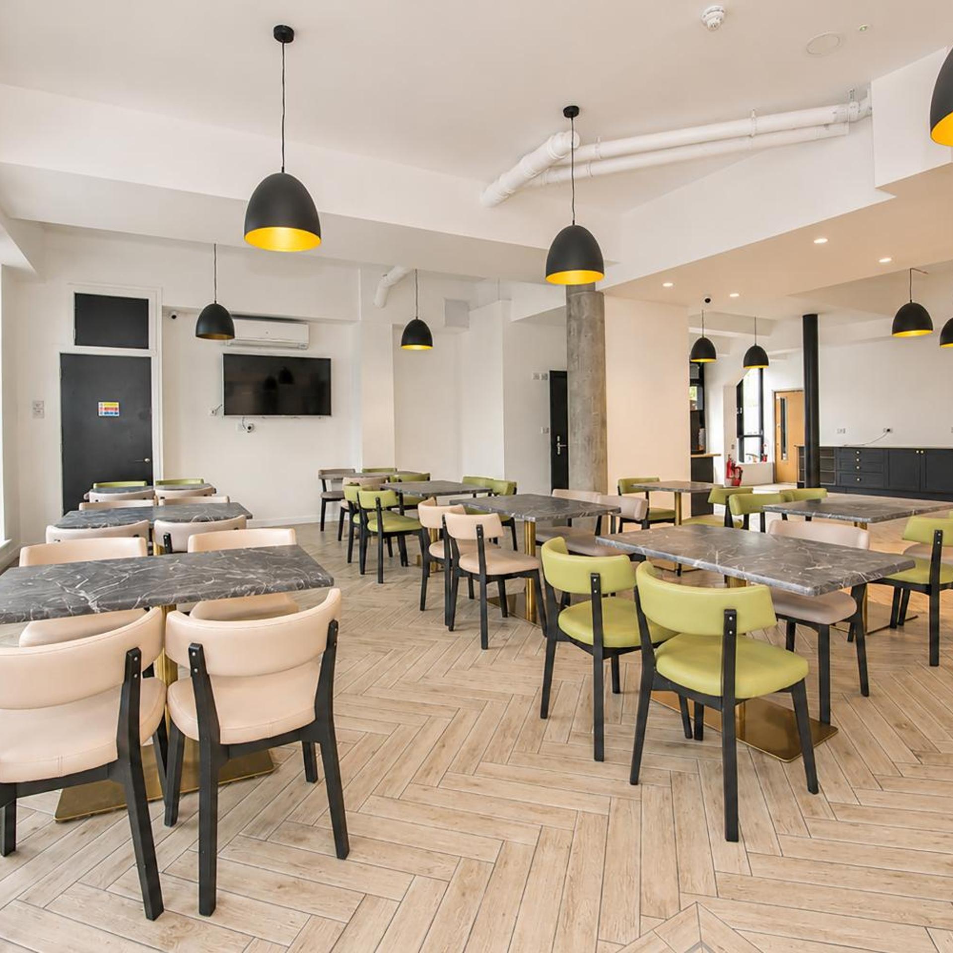 OYO The Manor Park Hotel 39/55