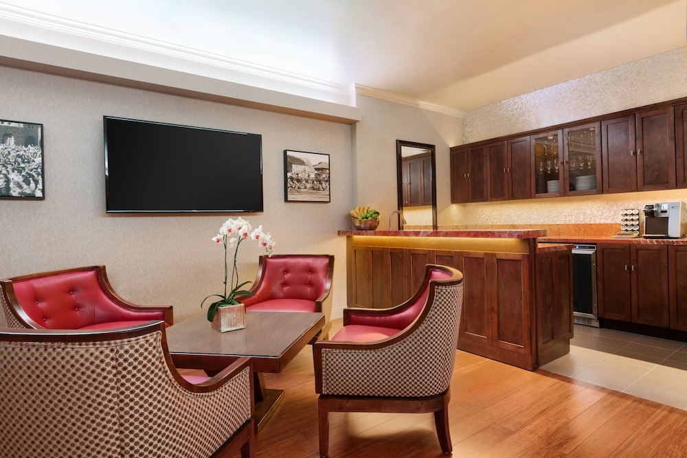 USC Hotel 44/51