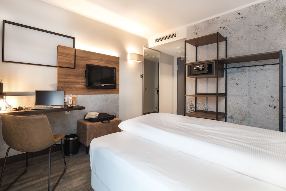 Scotty + Paul Hotel Deggendorf 15/50