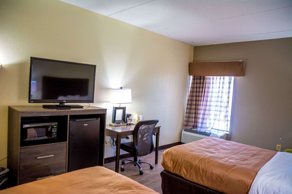La Quinta Inn & Suites by Wyndham Fayetteville I-95 17/29