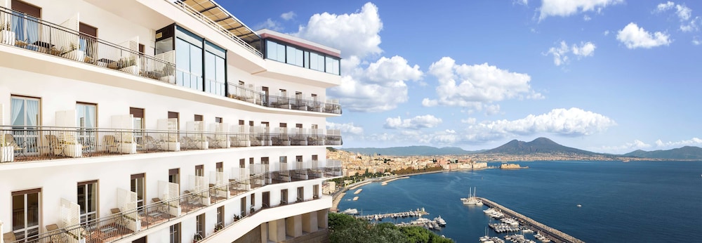 Hotel Paradiso, Bw Signature Collection 3/67