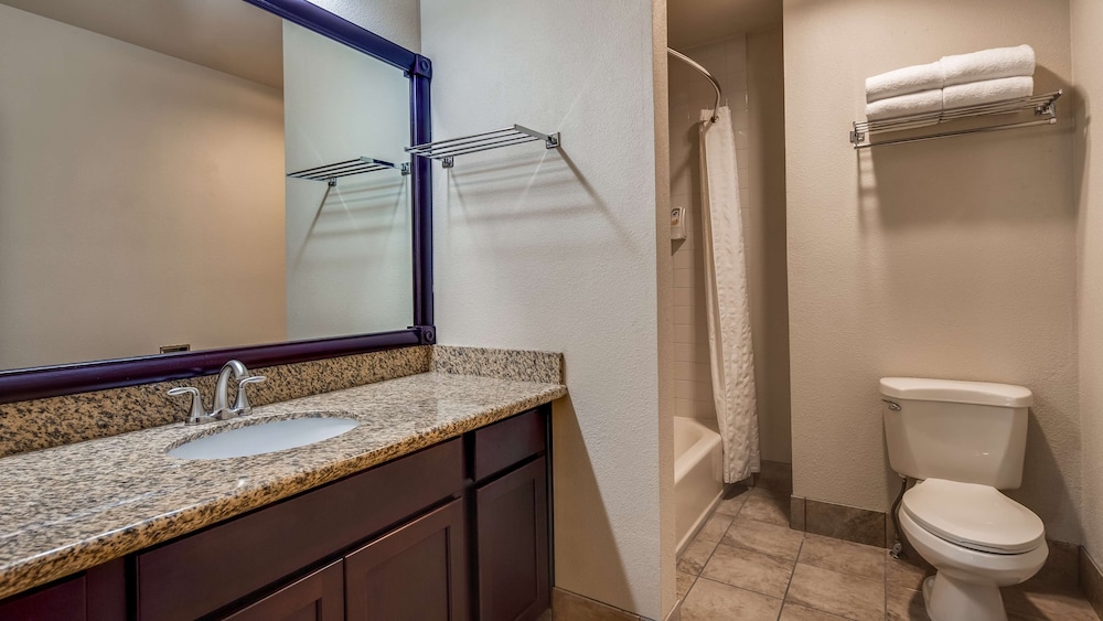 Best Western Plus Ahtanum Inn 14/49