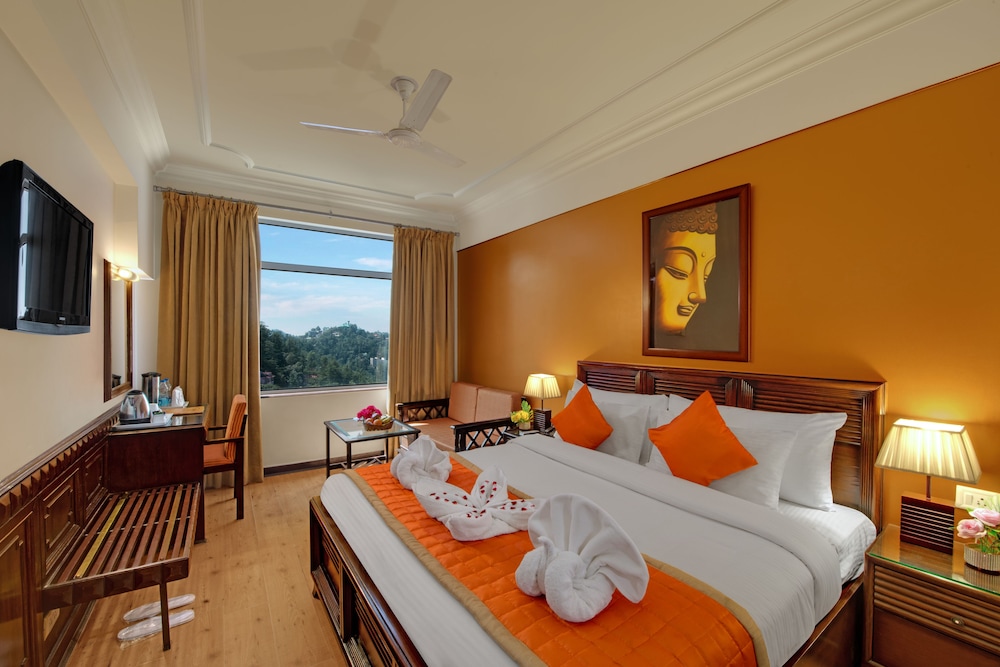 Hotel Baljees Regency 8/33