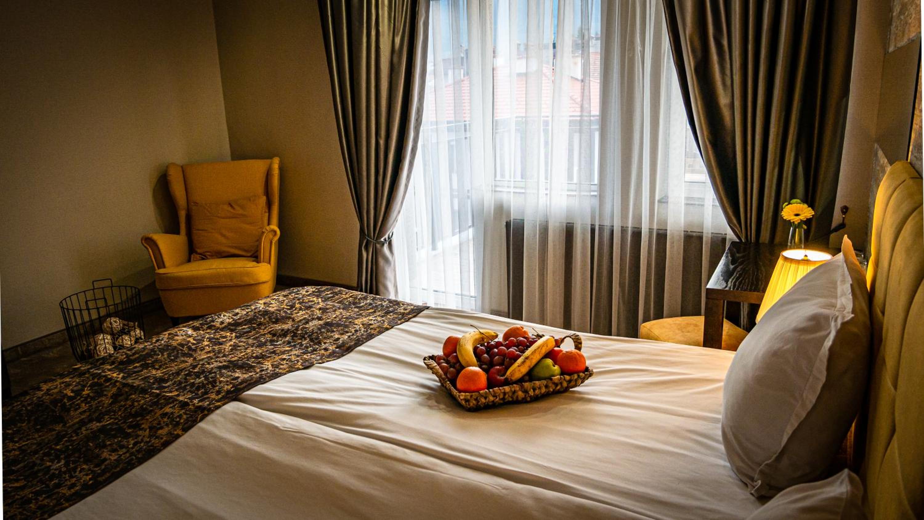 Double Gold Room