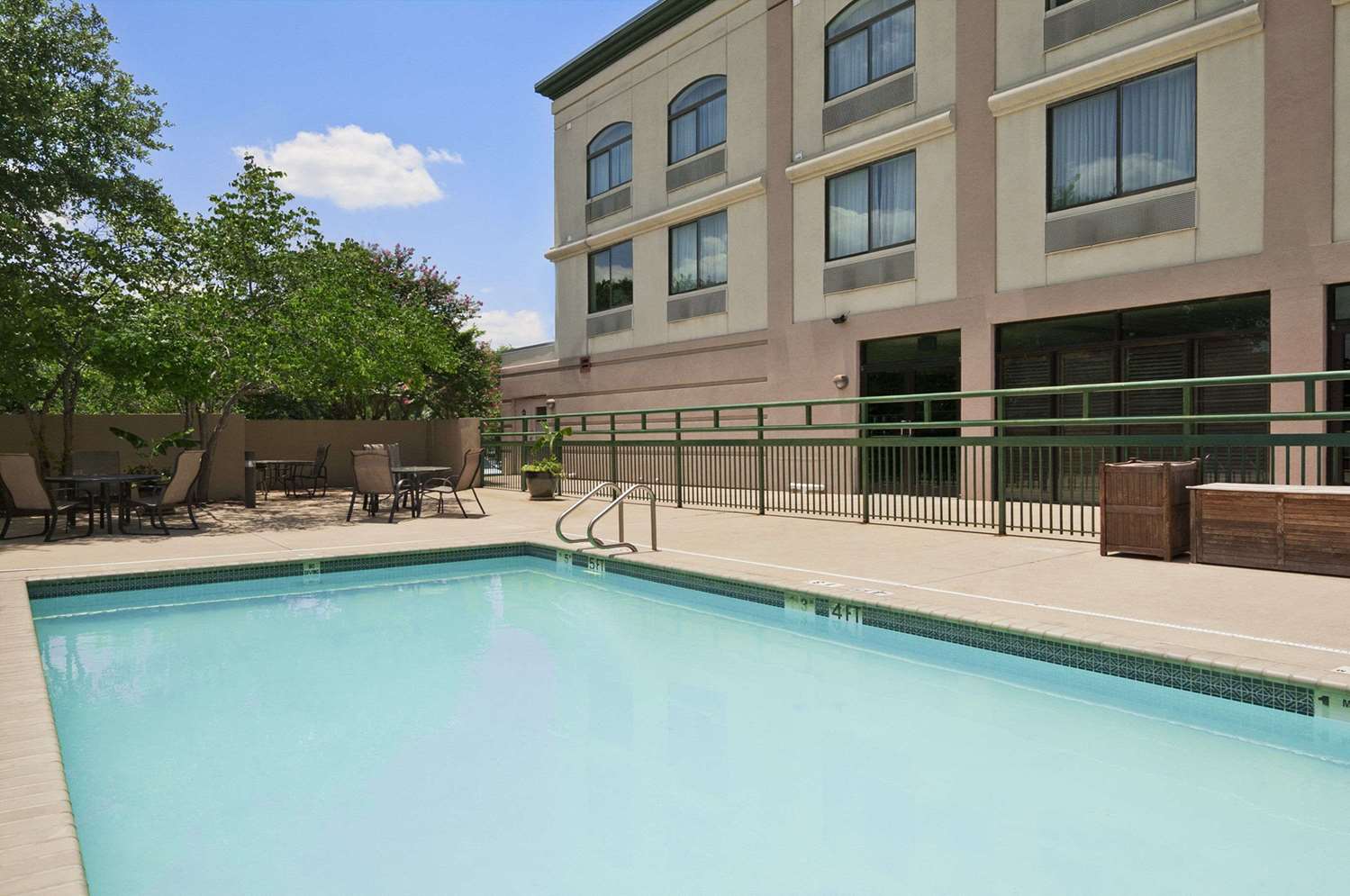 Wingate by Wyndham Round Rock Hotel & Conference Center 5/30