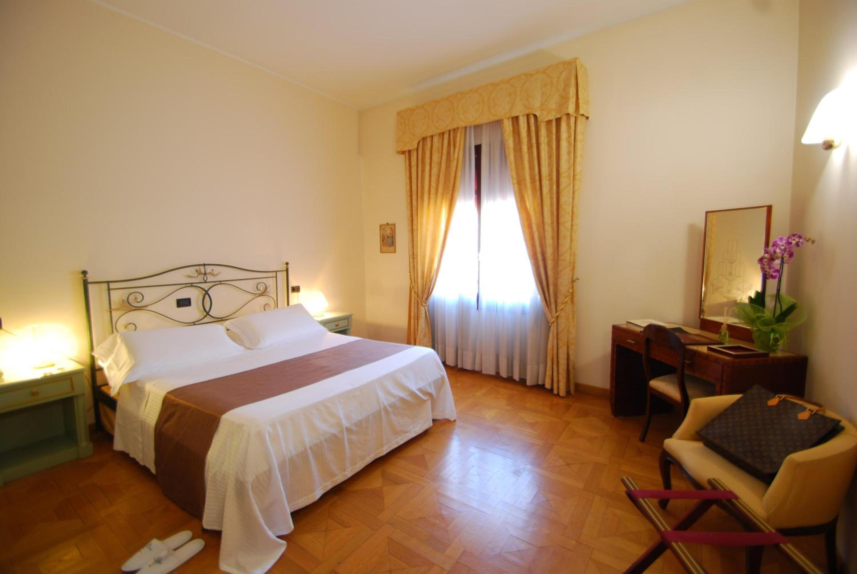 SUPERIOR, DOUBLE BED