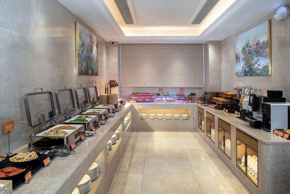 Vienna Hotel (Shenzhen Aiguo Road) 34/40