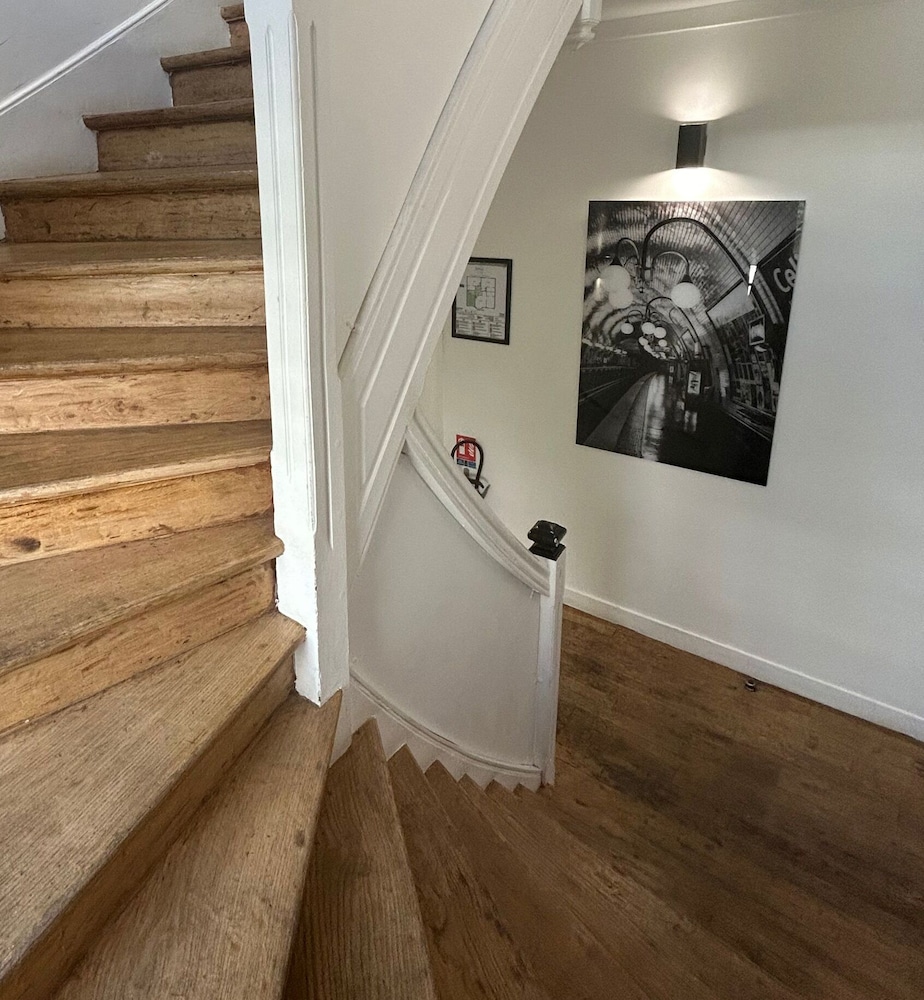 Short Stay Group Eiffel Village Serviced Apartments 22/50
