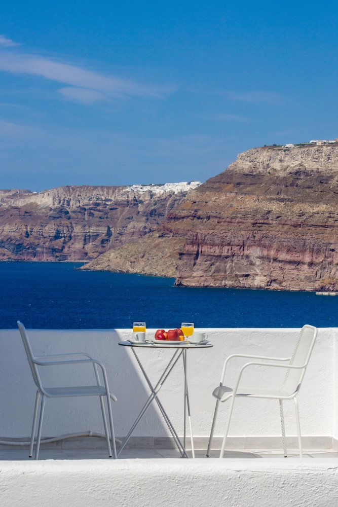 Santorini View Hotel in SANTORINI