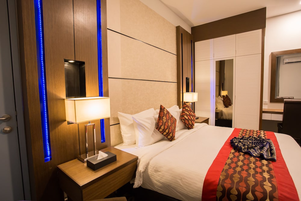 Hotel Adya Express photo2