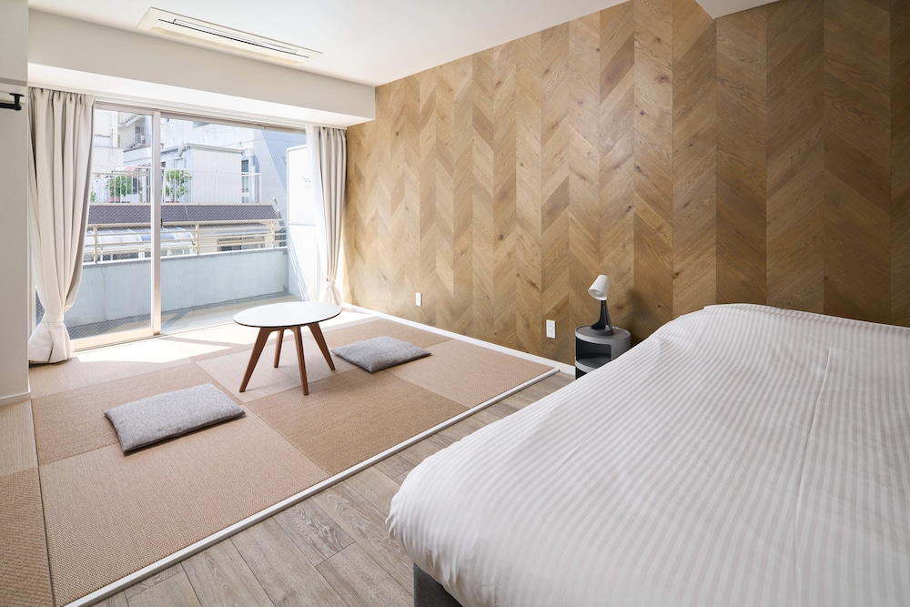 Shinjuku City Hotel N U T S 35/66