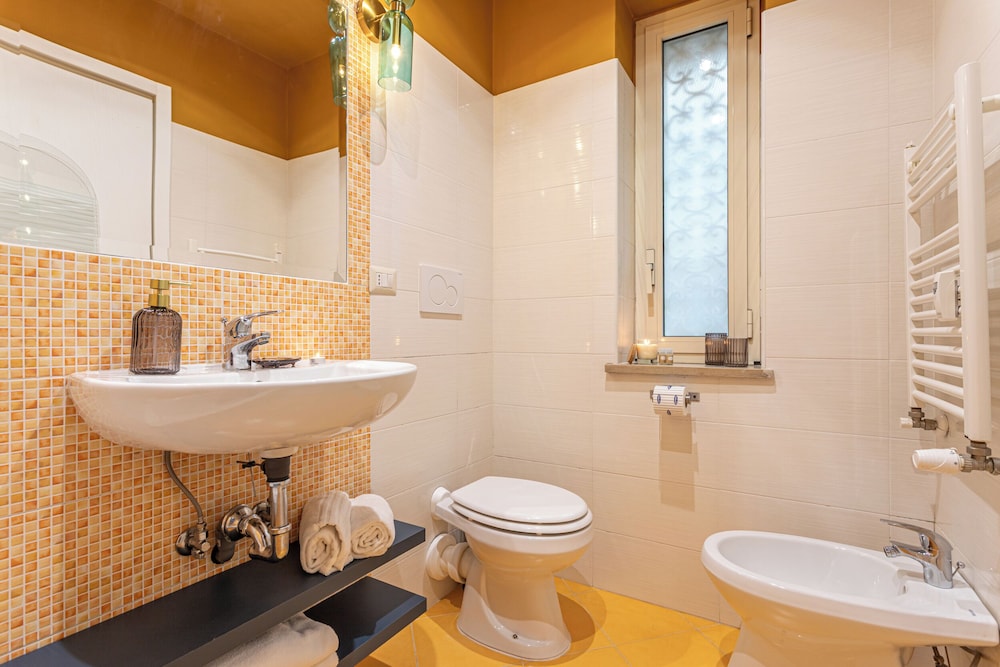 Cozy Flat Near Colosseum 42/48