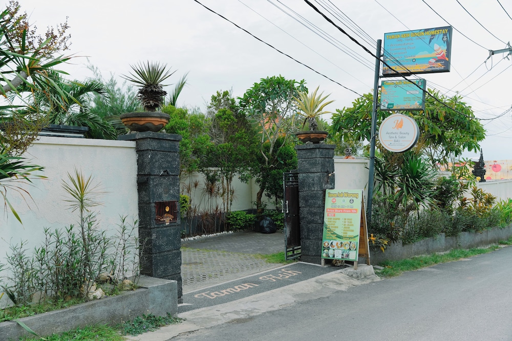 Taman Asih Bingin Homestay 3/47