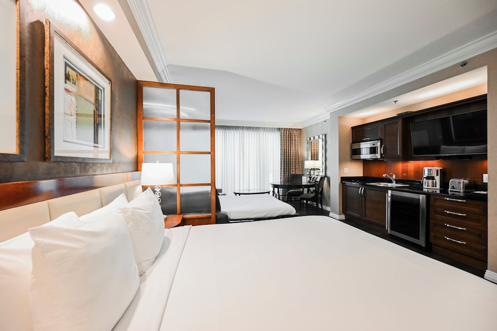 Stripviewsuites At Signature 31/73