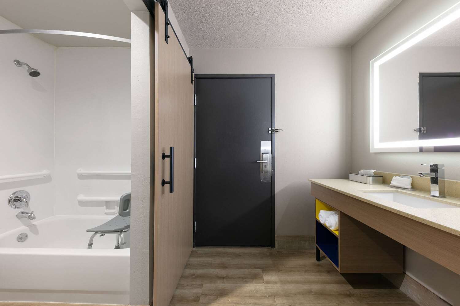 Days Inn by Wyndham Fort Smith 29/29