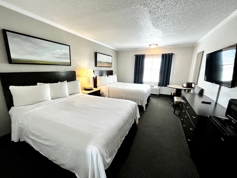 At Home Inn And Suites Pensacola 23/80