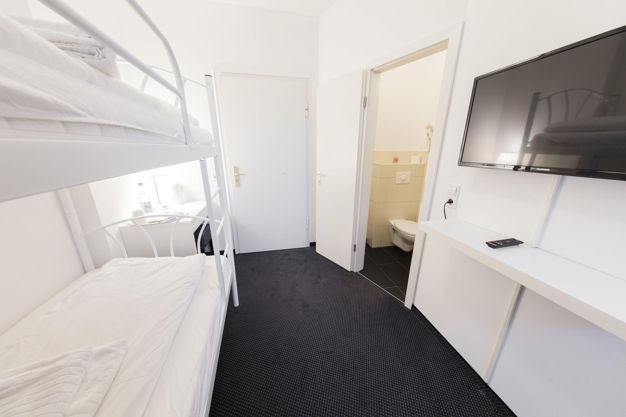 1 Bedroom, Classic, Twin Beds