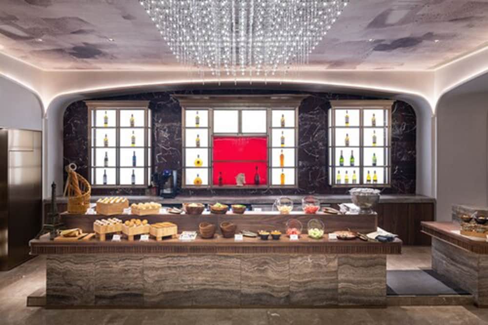 Mercure Shanghai Hongqiao Soho 65/89