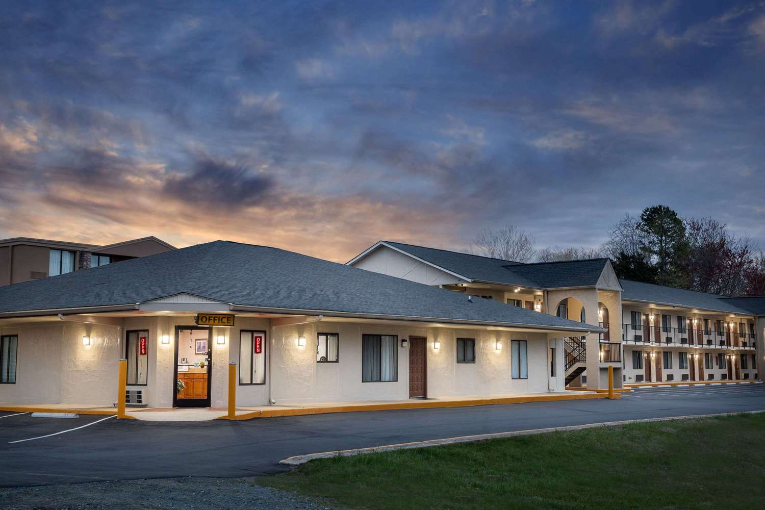 Super 8 by Wyndham Burlington NC 1/11