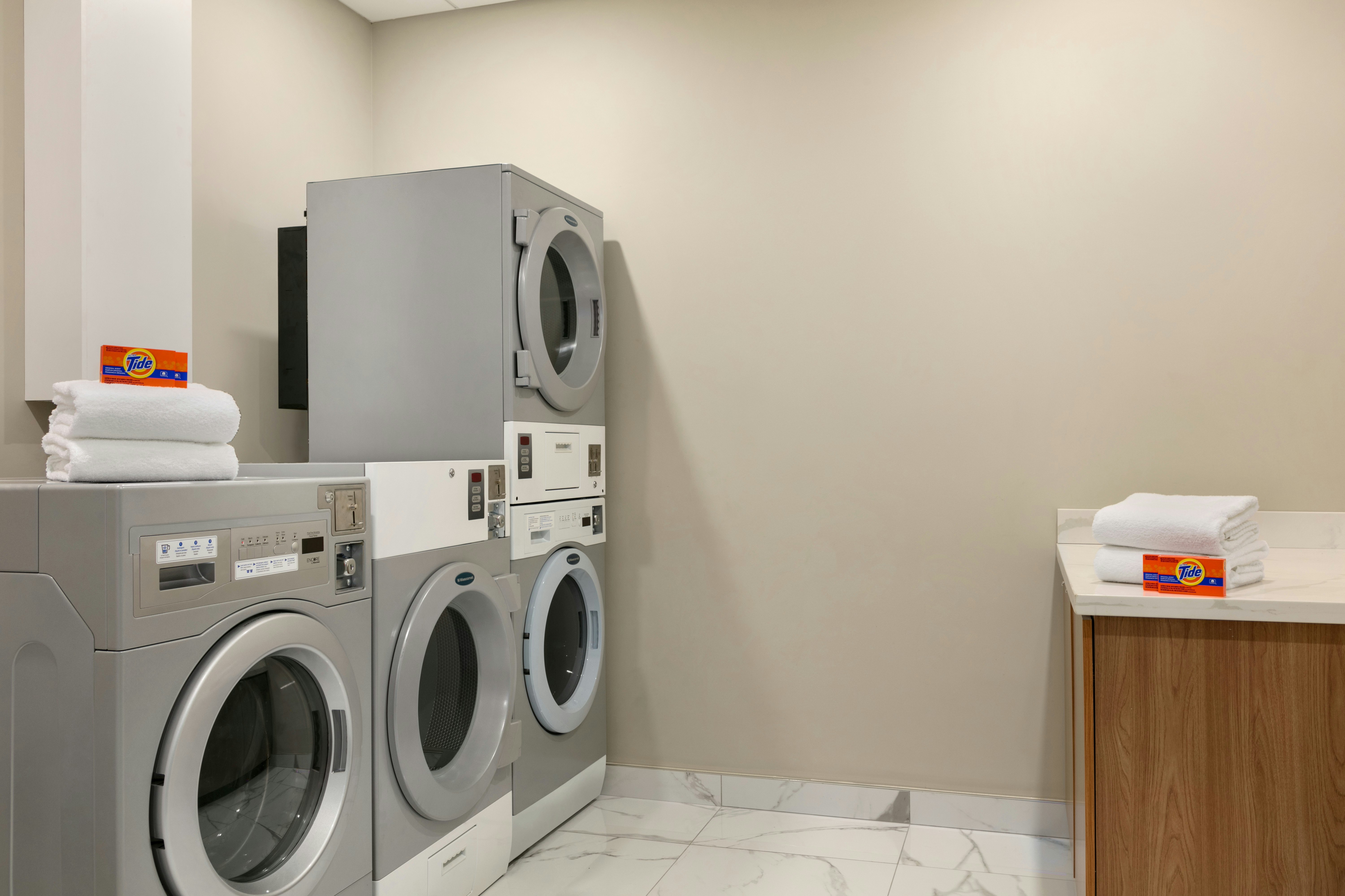 Embassy Suites By Hilton Montreal Airport 23/23
