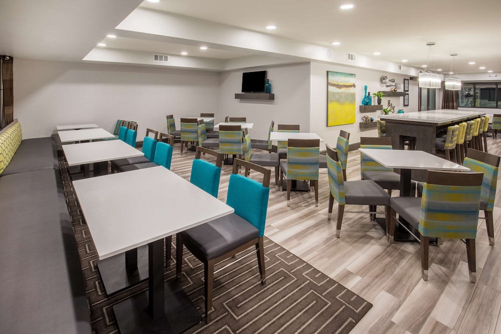 Hampton Inn Monterey 40/42