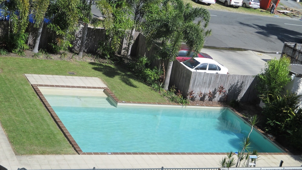 EDGE APARTMENTS CAIRNS 33/75