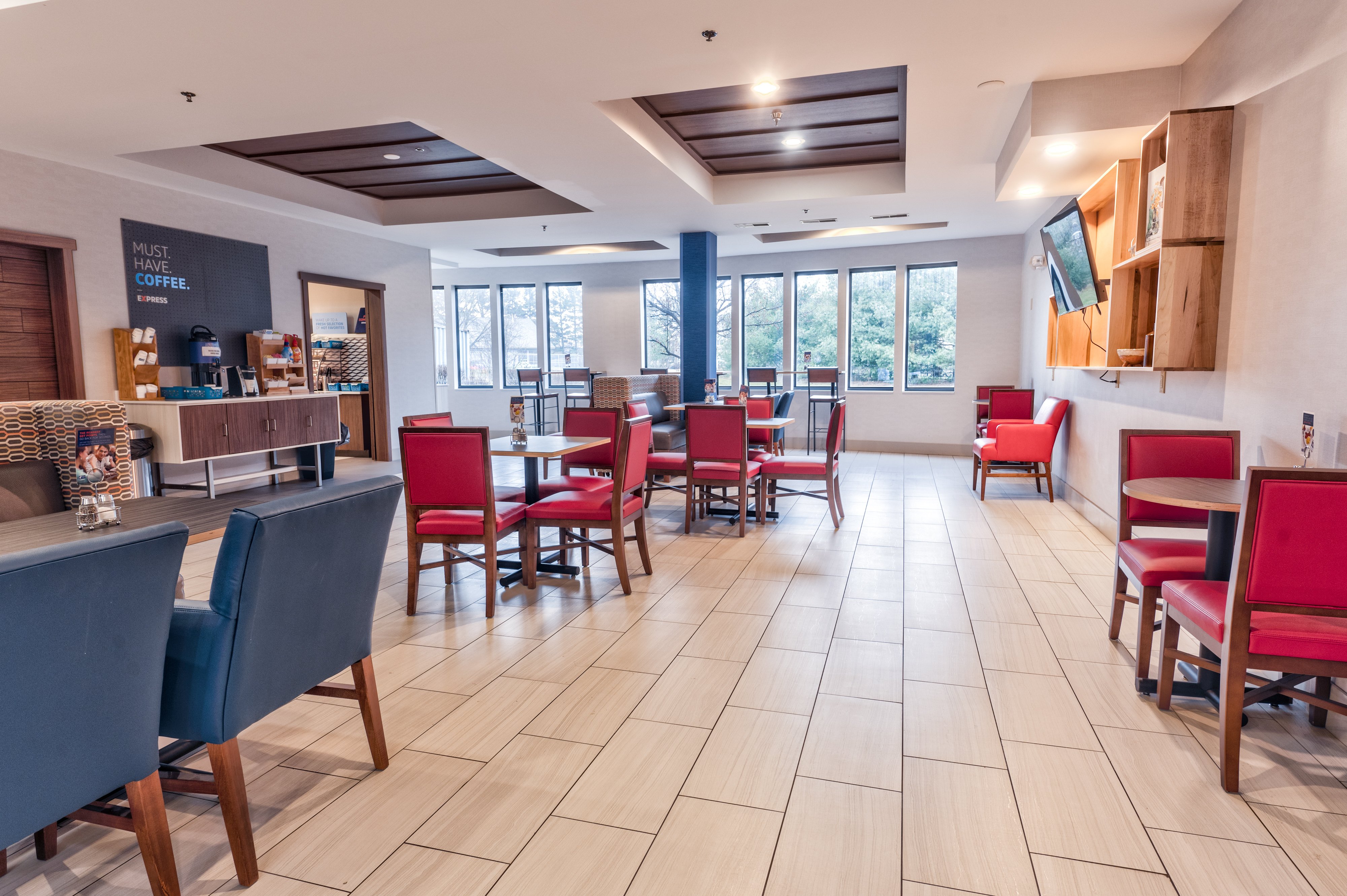 Holiday Inn Express Hotel Suites Goshen 58/75