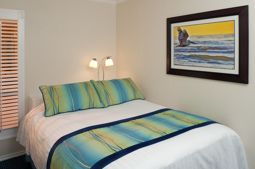 Casa Del Mar Beachfront Suites 56/82