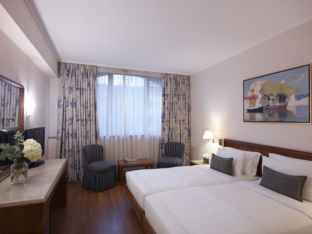 Titania Hotel 9/48