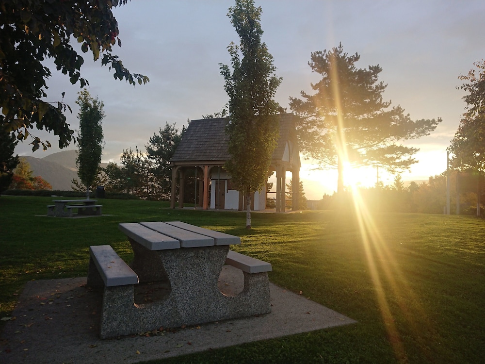 The Vista Inn 53/60