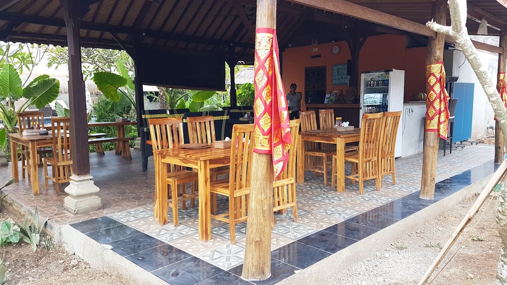 The Akah Cottage 55/65