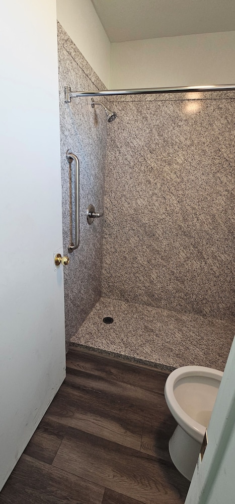 Travel Inn & Suite 32/37