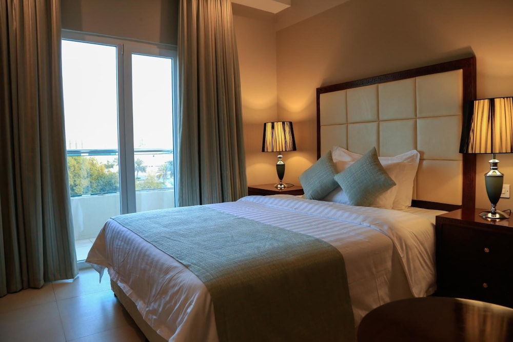Muscat Inn Hotel 14/40