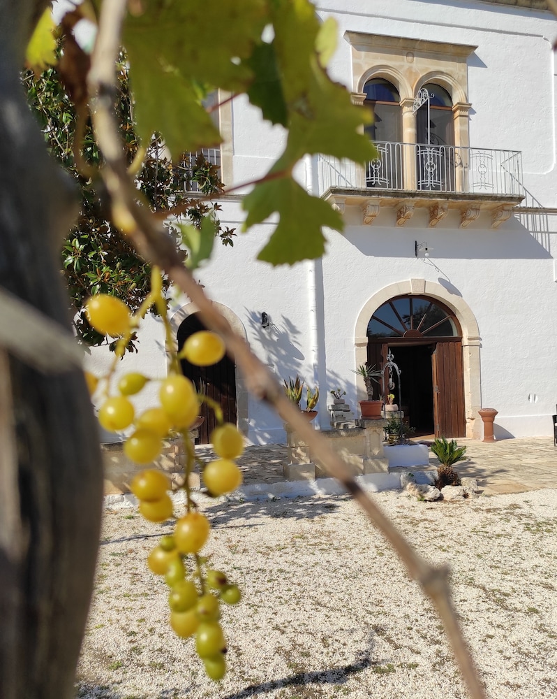 Masseria Borgo Santuri 50/62