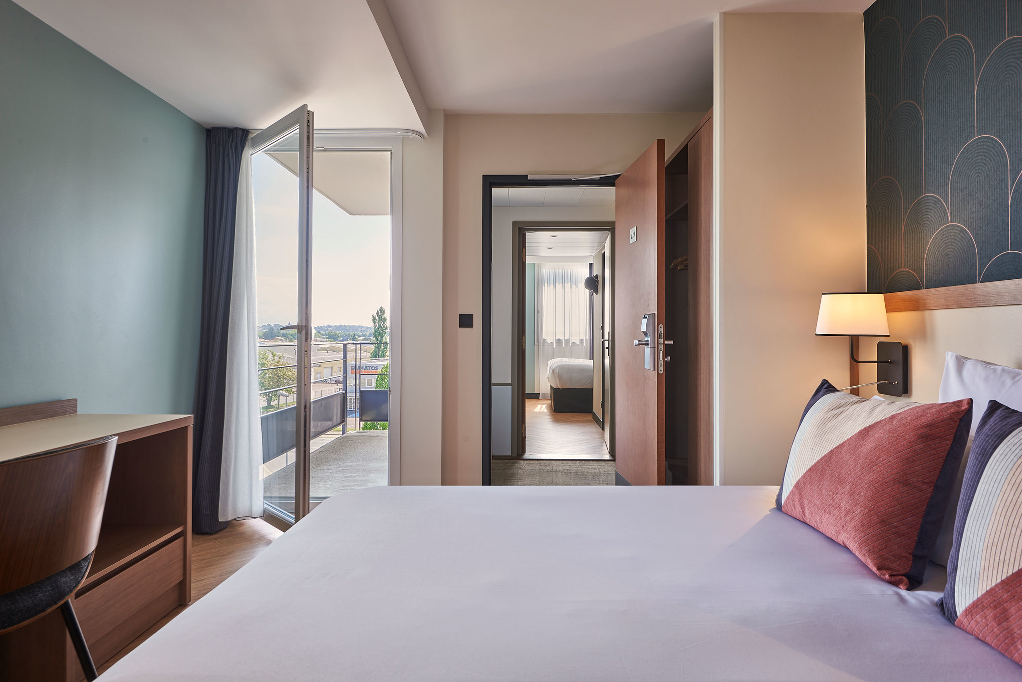 غرفة عائلية، Gatsby Hotel and Restaurant By HappyCulture 2/3