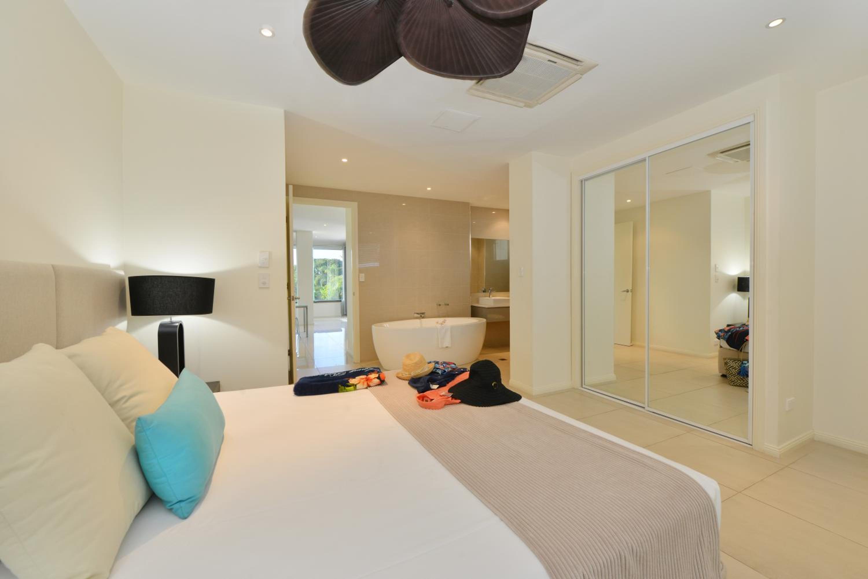 2 Bedrooms, Apartment, Sun Deck