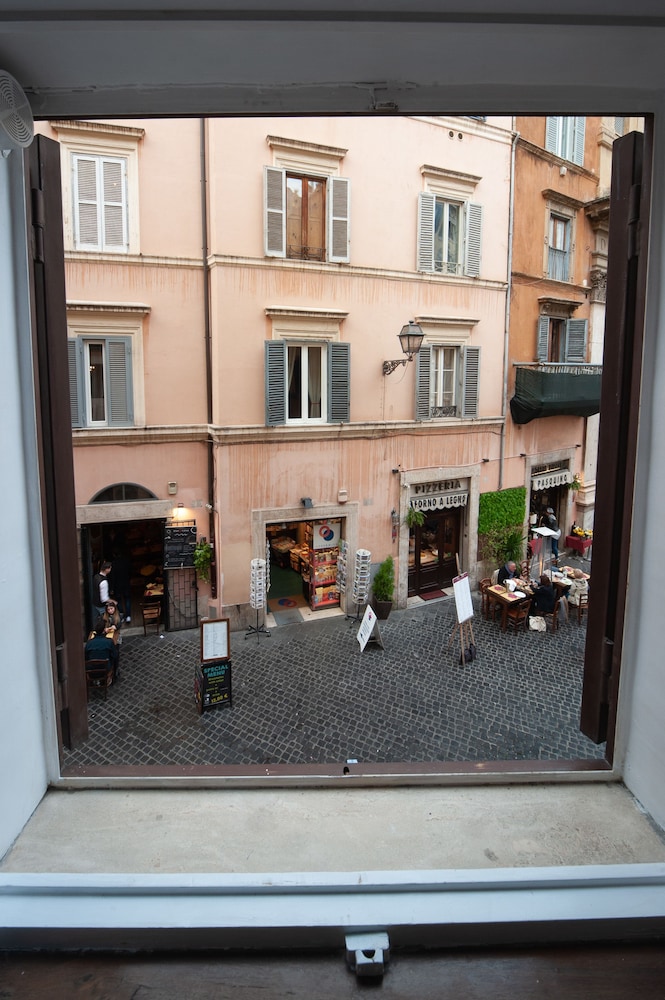 Navona Rooms with Jacuzzi 4/71