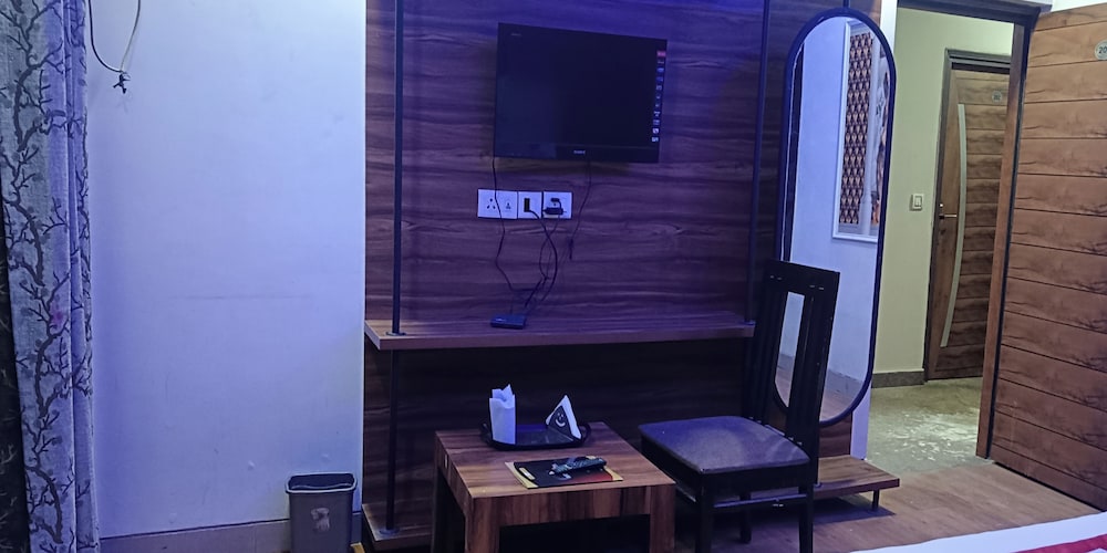 Hotel The RTS, New Delhi 40/50