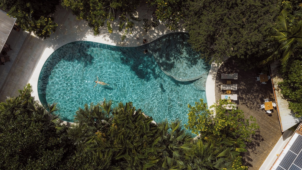 Cala Luna Boutique Hotel and Villas 58/86