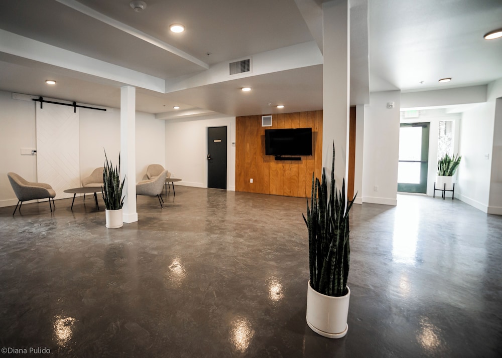 LOGE Leavenworth Downtown 26/50