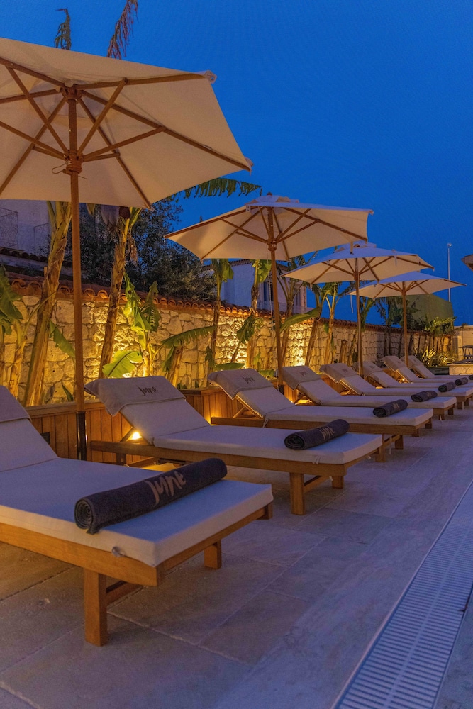 June Hotel Alacati 44/50