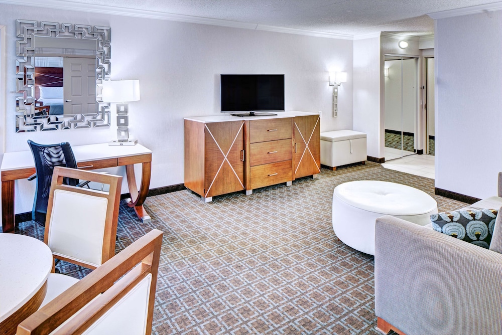 Doubletree By Hilton Madison Downtown 27/48