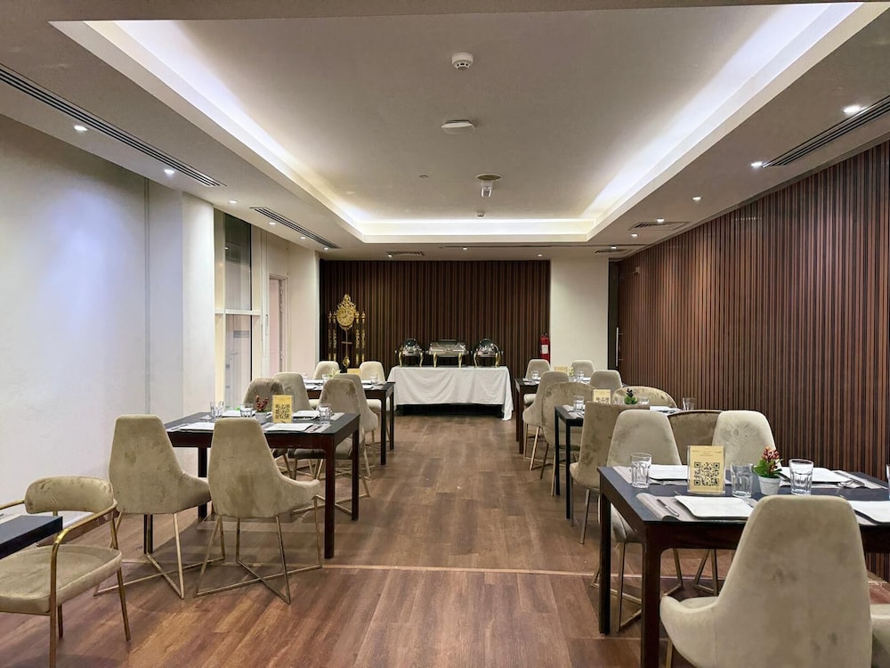 Ivory Inn Hotel Doha 49/57