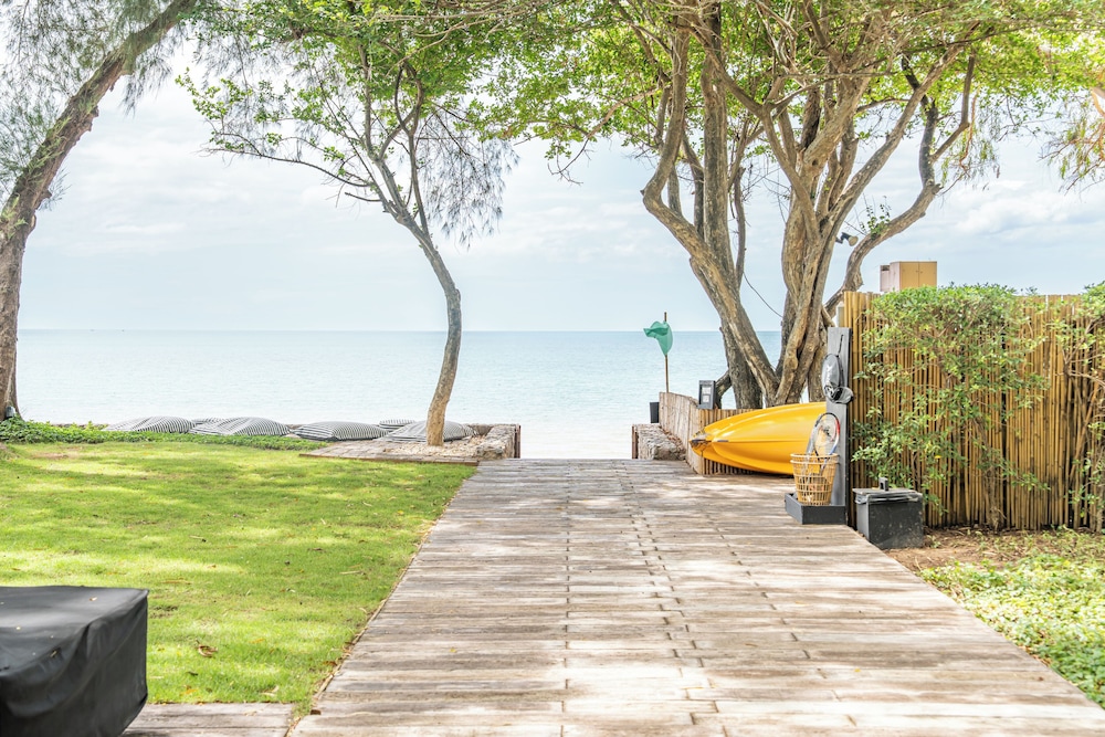 Tolani Resort Kui Buri 77/79