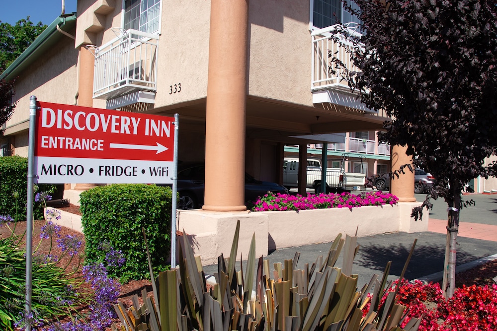Discovery Inn 2/34