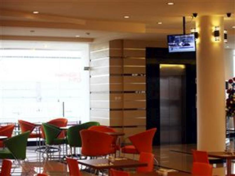 Halogen Hotel 16/20