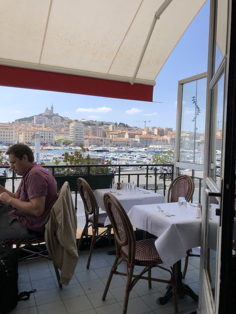 Hotel Bellevue Marseille 61/74
