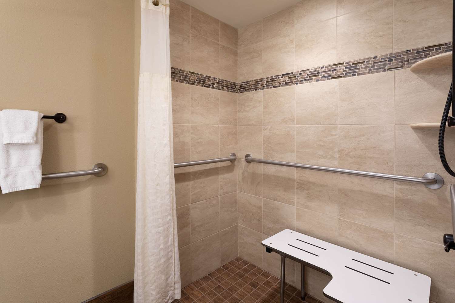 La Quinta Inn Suites Pigeon Forge 63/64