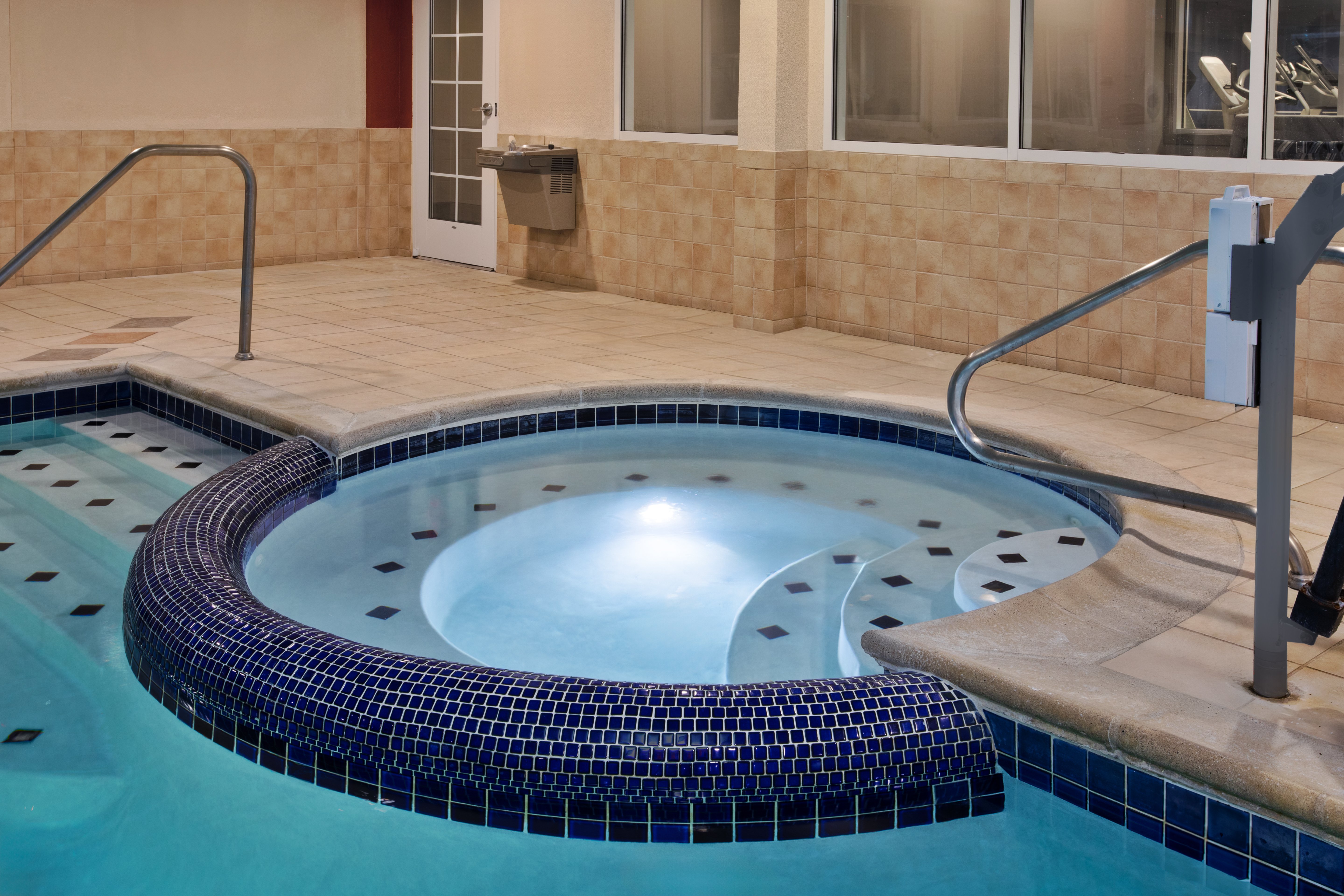 Holiday Inn Express Hotel Suites Grand Rapids North 28/62